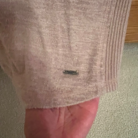 Abercrombie soft and cozy light pink v neck sweater - Picture 3 of 4